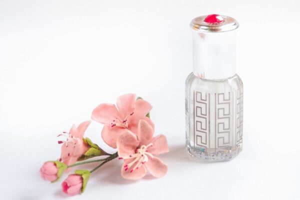 Parfumurile orientale: ce note le fac intense și memorabile