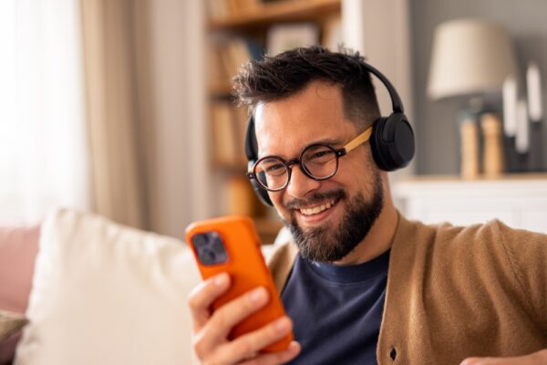 5 tipuri de produse audio pe care merită să le ai în funcție de stilul de viață