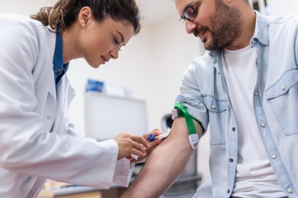 Hemoglobina glicată: ce arată HbA1c față de o glicemie obișnuită