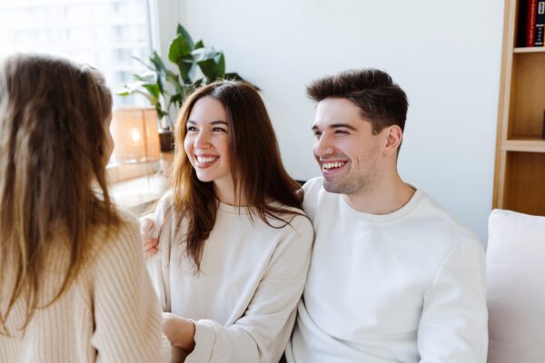 Cum răspunzi sfaturilor nesolicitate despre creșterea copilului